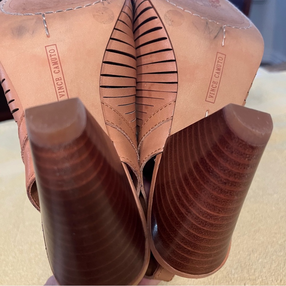 Vince Camuto Emore Brown Tan Leather Women Sz 6.5 Cage Heel Peep Booties EUC - Picture 8 of 9